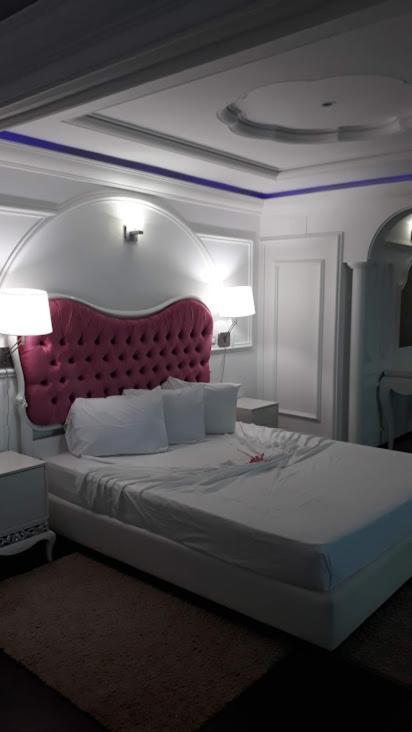 Hotel Raya Tichy Exterior foto